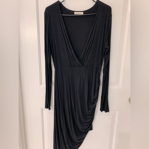Mickey & Joey Large Black V Neck Ling Sleeve Dress, Left side cinch, Preloved - Picture 1 of 4